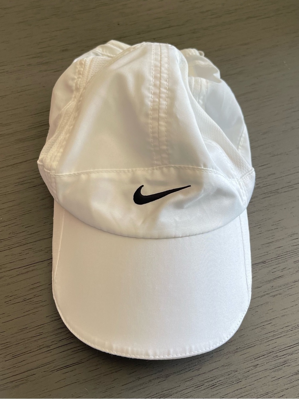Nike Tailwind Hat Cap White 7 panel Featherlight DriFit Running Swoosh Strapback